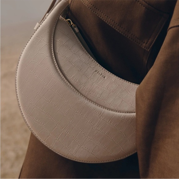 Polene Handbags - Polène Paris Numéro Dix
EDITION CROCODILE
NUBUCK TAUPE